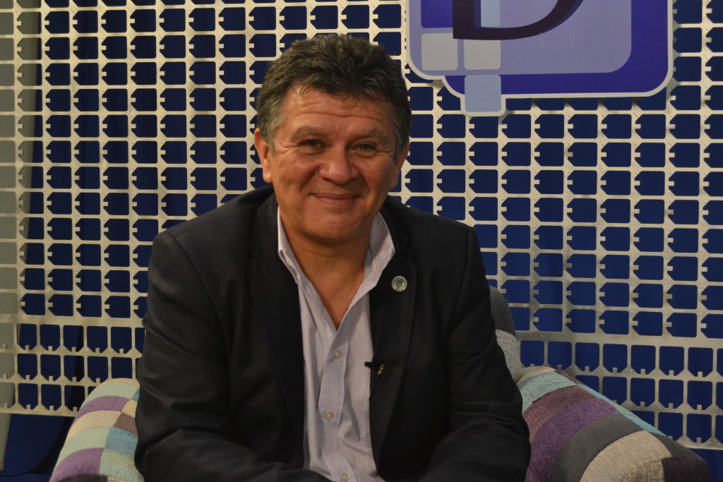 MIguel-Solis-Armstrong-y-Region-