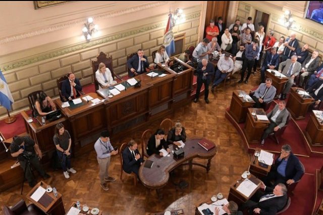 Cuáles son los temas incluidos en la reforma de la Constitución de Santa Fe.