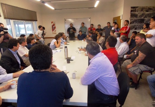 El Dip. Miguel Solís participó en reunion sobre el conflicto de la Empresa Paraná Metal.