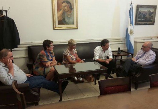 Diego Mansilla y autoridades municipales se reunieron con el funcionario nacional Albor Cantard.