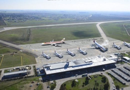 Tres firmas presentaron ofertas para remodelar el aeropuerto.