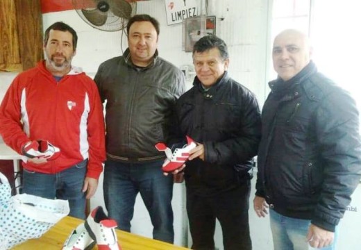 Solís hizo entrega de calzado deportivo a instituciones deportivas de nuestra ciudad.