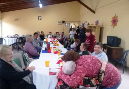 Rotary Club Armstrong festejó el Día del Amigo con los integrantes del Hogar de ancianos.