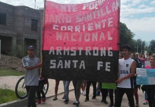 Integrantes del Frente Popular Darío Santillan se movilizaron por las calles de nuestra ciudad.
