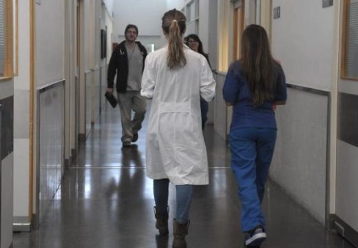 Trabajadores de salud van al paro en reclamo del pago del bono nacional por coronavirus