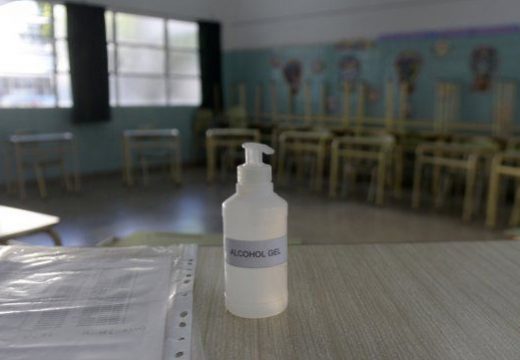 Colapso sanitario: el gobierno evalúa cambios en escuelas, Amsafé pide suspender presencialidad.