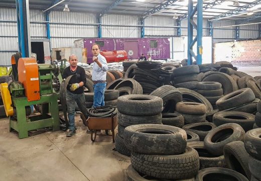 Rasetto entregó el primer camión de neumáticos para su reciclado.
