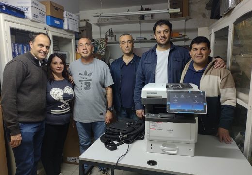 Rasetto entregó una fotocopiadora nueva al ISPN5 de Cañada de Gómez.