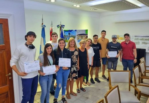 Cañada de Gómez. Municipio entregó certificados a asistentes al curso de robótica.