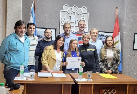 Reconocimiento a la joven deportista Amparo Rey por sus logros obtenidos en la disciplina Patín a nivel provincial y nacional.