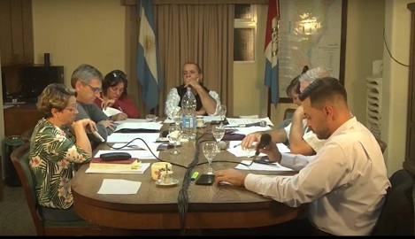 Las Rosas: El concejo dió facultades al ejecutivo en el marco del paro municipal.