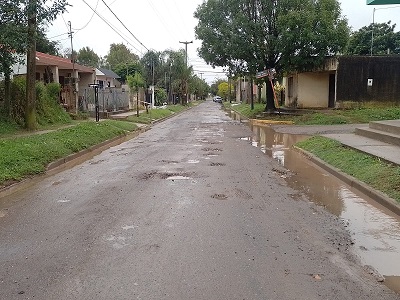Vecinos de calle Buenos Aires presentaron en el  concejo un reclamo por el mal estado de la misma en todo su tramo.