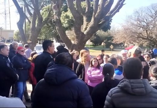 Movilización de vecinos autoconvocados por hechos delictivos en Bouquet.