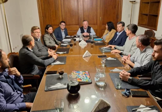 Senadores del Bloque «Unidos» mantuvieron una reunión de trabajo con el Ministro de Educación José Goity.