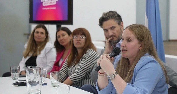 El Intendendente Luzzi firmó un convenio para llevar adelante el «Programa Nueva Oportunidad Construyendo Comunidad».