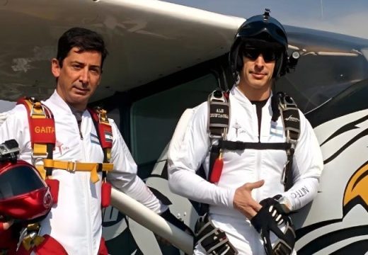 Paracaidista sangenarino rompió récord mundial con salto nocturno desde la estratósfera.