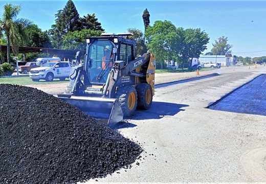 Avanzan los bacheos de Vialidad Nacional en la travesía de RN 178 por Las Rosas.