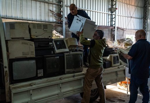 Desde la planta de reciclaje se despachó un transporte con más de 1000kg de residuos de aparatos electrónicos y eléctricos (RAEEs).