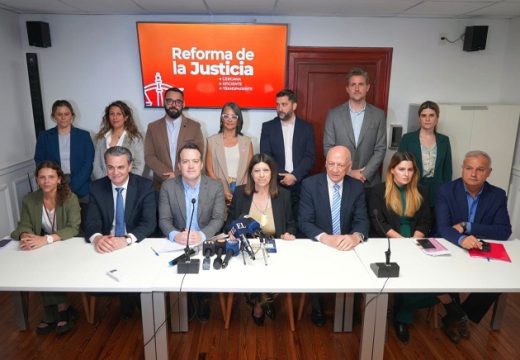 El socialismo impulsa reforma de la justicia que incluye cambios en la corte.