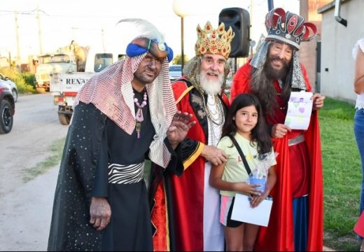 Los Reyes Magos pasaron por la ciudad de Las Parejas.