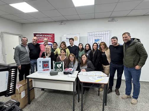 Armstrong suma Seguridad y Salud con la incorporación de un cardiodesfibrilador en Escuelas N°51 y N°33.