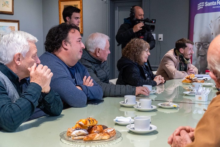 Armstrong. Convenio por actividades de adultos mayores.