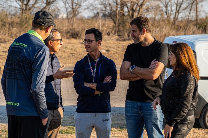 Armstrong. Se realizó la presentación oficial del medio maratón 2025.