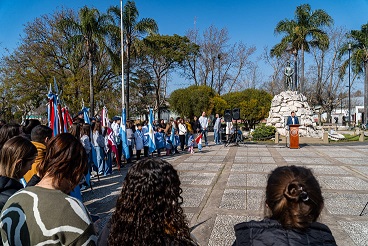 Armstrong honró la memoria del Padre de la Patria Gral. José de San Martín.