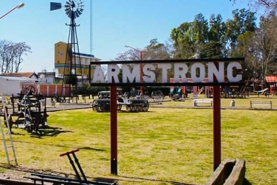 Dictan prisión preventiva para un acusado de múltiples delitos en Armstrong.