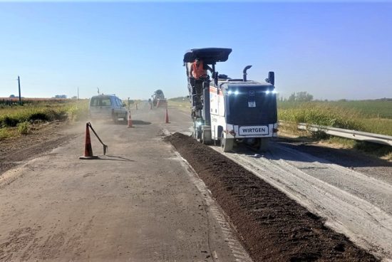 Tareas de mejoramiento de Vialidad Nacional sobre RN 178 en Villa Eloísa.