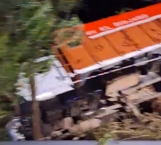  Noche de intensas intervenciones: Vuelco en Ruta 15 y voladura de techo en la ciudad.