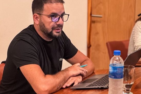 Código QR: el nuevo «Ojo» de los vecinos sobre la obra pública en Armstrong.