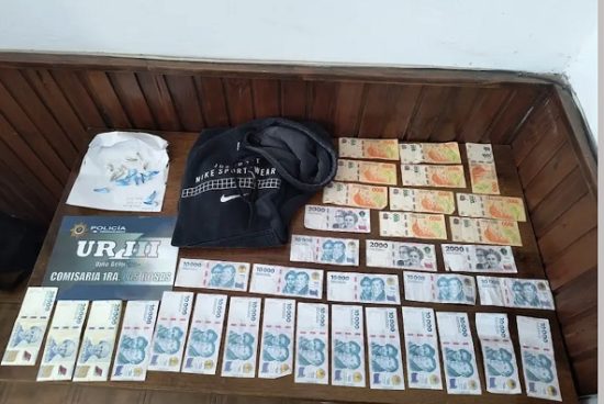 Allanamiento por robo de motocicleta y secuestro de droga en Las Parejas.