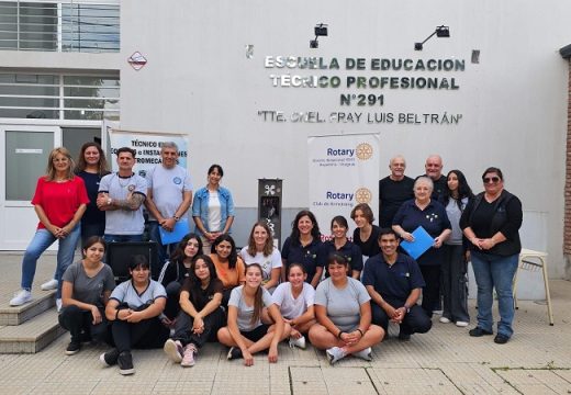 Movilidad Sustentable: Rotary Club Armstrong entregó un kit de Ciclomecánica a la Escuela Técnica N° 291.