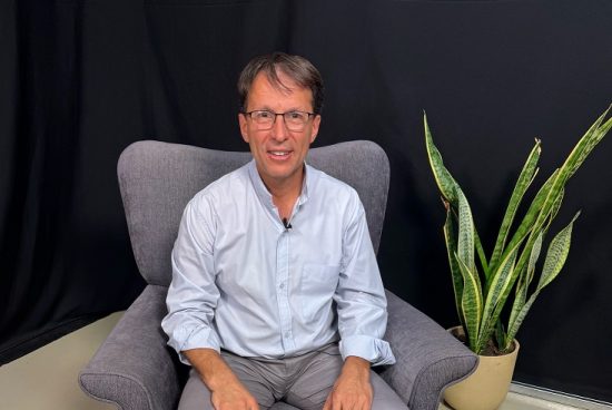 El Diputado Fabián Cejas visita «Deliberando»: Diálogo sobre Reforma Constitucional, Autonomía Municipal y Educación.