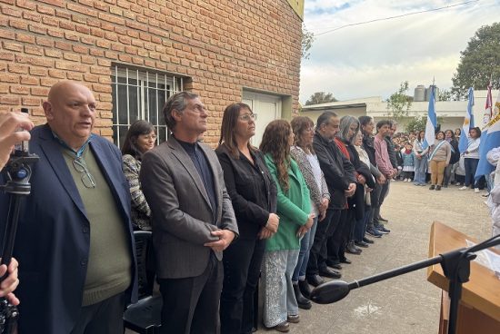 El Senador Verdecchia impulsó la concreción del aula laboratorio en la Escuela 263: «Invertimos para despertar la curiosidad de nuestros chicos»