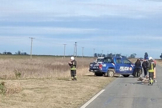 Trágico accidente en Ruta 15: falleció un motociclista tras impactar contra un acoplado.