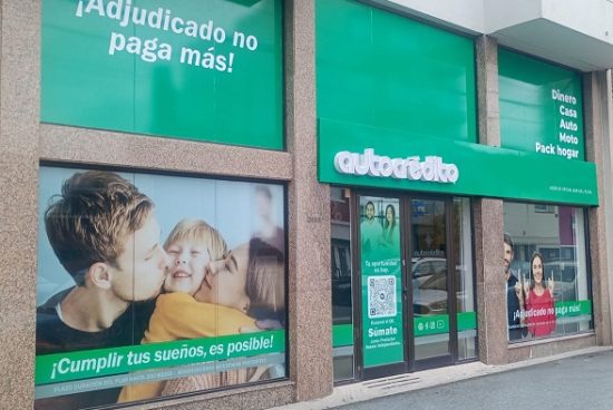 Autocrédito celebra sus 40 años y acelera su expansión con nuevas Agencias Oficiales en Santa Fe.