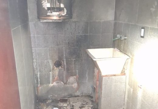 Bomberos Voluntarios de Armstrong intervinieron por un principio de incendio en el lavadero de una vivienda.