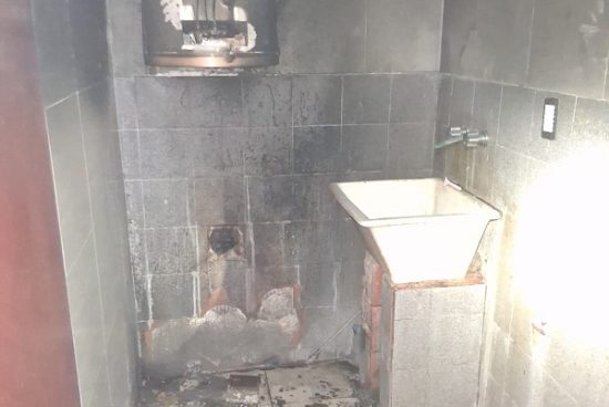 Bomberos Voluntarios de Armstrong intervinieron por un principio de incendio en el lavadero de una vivienda.
