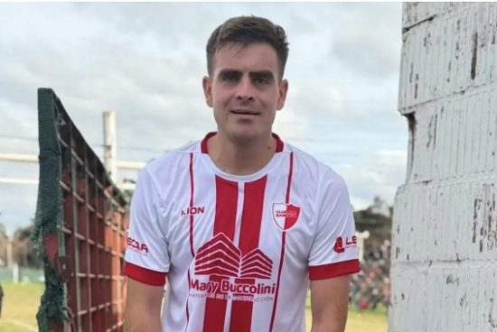 Salió del infierno de las drogas y volvió a jugar al fútbol: la historia de superación de Tomás Grassano.