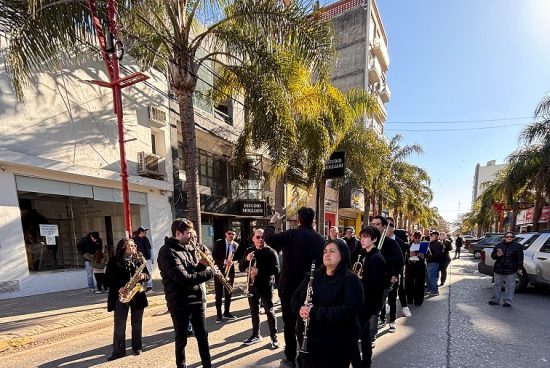 A puro folclore, pop y emoción: el Conservatorio de Armstrong se lució en el XXVIII Encuentro de Bandas en Cañada de Gómez.